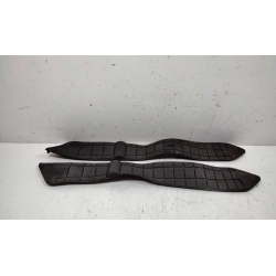 TAPI REPOSE PIED  - SUZUKI 650 BURGMAN