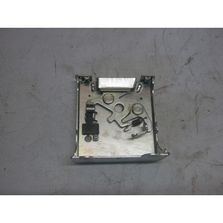 FERMETURE DE SELLE - HONDA 125 PANTHEON