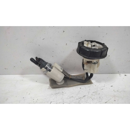 POMPE A ESSENCE - GILERA GP 800