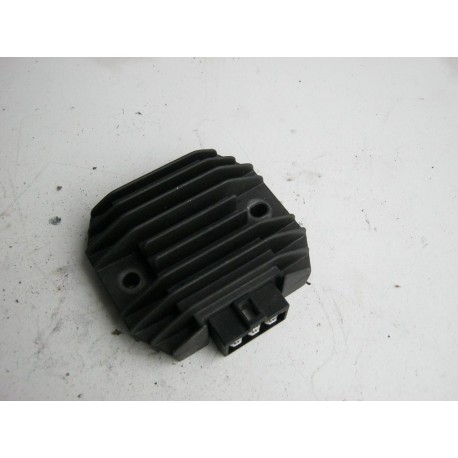 REGULATEUR KAWASAKI ZR7 S 2003
