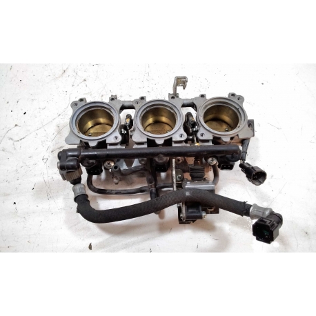 CORP D'INJECTION - TRIUMPH STREET TRIPLE 675