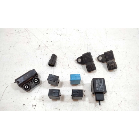 LOT DE RELAIS - TRIUMPH STREET TRIPLE 675