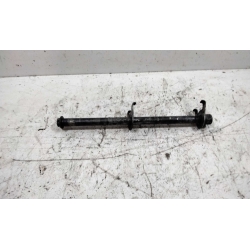 AXE DE ROUE ARRIERE -  SUZUKI GSE 500