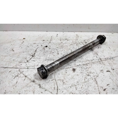 AXE DE ROUE ARRIERE - GILERA SC 125