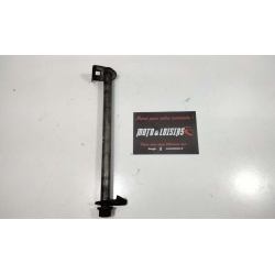 AXE DE ROUE ARRIERE - SUZUKI BANDIT 600